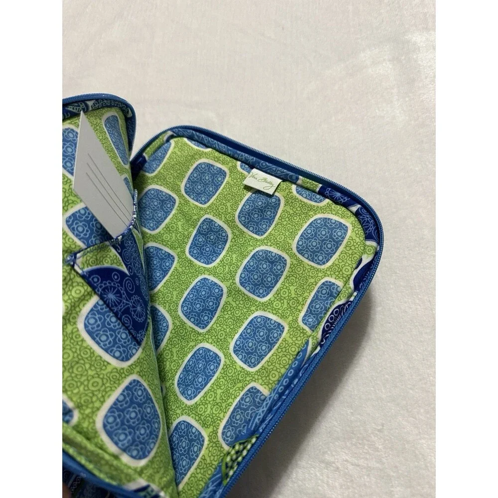 Vera Bradley 10” Tablet Sleeve Cover Doodle Daisy Print Blue Green Floral